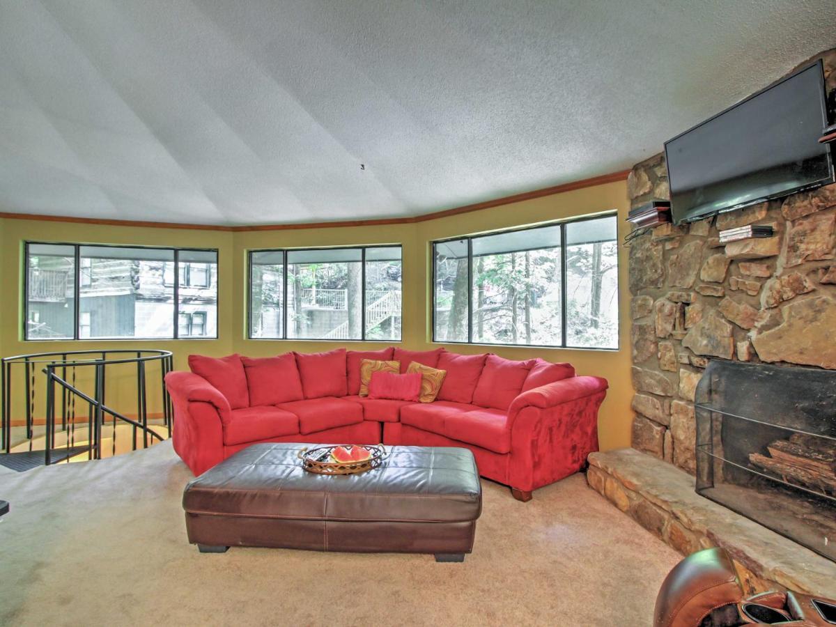 Unique Gatlinburg Cabin Decks, Hot Tub, Fire Pit Exterior photo
