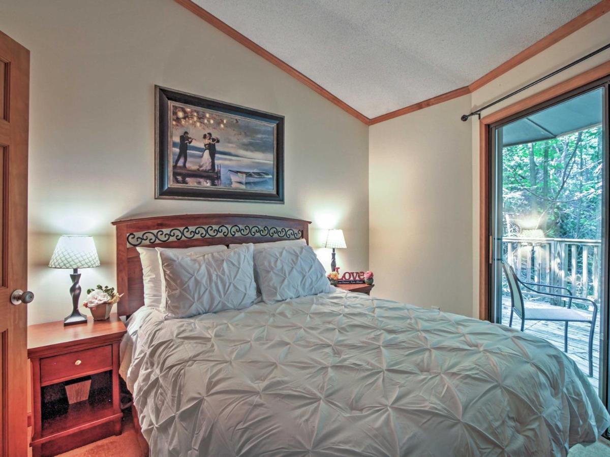 Unique Gatlinburg Cabin Decks, Hot Tub, Fire Pit Exterior photo